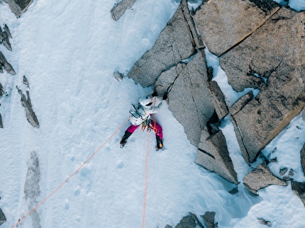 Charles Dubouloz Divine Providence Monte Bianco - Charles Dubouloz durante il quinto giorno della solitaria invernale di 'Divine Providence' su Grand Pilier d'Angle, Monte Bianco (9-14/12/2025) Charles Dubouloz Divine Providence Monte Bianco - Charles Dubouloz durante il quinto giorno della solitaria invernale di 'Divine Providence' su Grand Pilier d'Angle, Monte Bianco (9-14/12/2025)