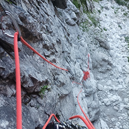 Moiazza, Dolomiti, Ivo Ferrari - Ivo Ferrari in solitaria sulla 'Via Sapere Aude' in Moiazza, Dolomiti Moiazza, Dolomiti, Ivo Ferrari - Ivo Ferrari in solitaria sulla 'Via Sapere Aude' in Moiazza, Dolomiti