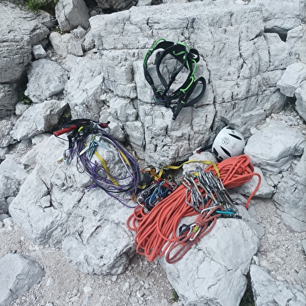 Moiazza, Dolomiti, Ivo Ferrari - Ivo Ferrari in solitaria sulla 'Via Sapere Aude' in Moiazza, Dolomiti Moiazza, Dolomiti, Ivo Ferrari - Ivo Ferrari in solitaria sulla 'Via Sapere Aude' in Moiazza, Dolomiti