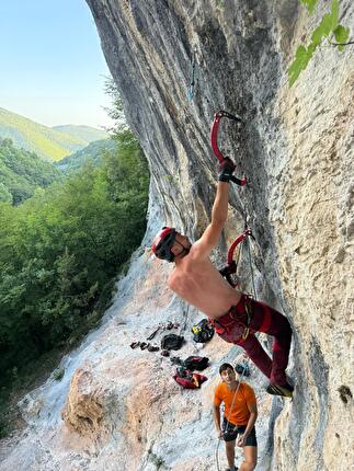 Ginedryo Collepardo drytooling - Cristiano Di Paolo su 'Cerusico' a Ginedryo, Collepardo