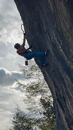 Ginedryo Collepardo drytooling - Nicolas Carbonari su 'S'Accabadora' a Ginedryo, Collepardo