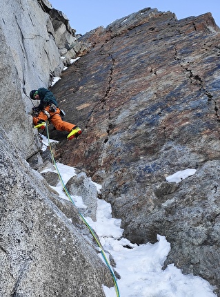 Cima Busazza Presanella, Natural Logic, Emanuele Andreozzi, Stefano Falezza - L'apertura di 'Natural Logic' alla Cima Busazza in Presanella (Emanuele Andreozzi, Stefano Falezza 14/12/2025)