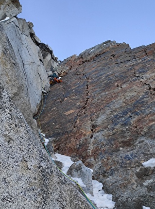 Cima Busazza Presanella, Natural Logic, Emanuele Andreozzi, Stefano Falezza - L'apertura di 'Natural Logic' alla Cima Busazza in Presanella (Emanuele Andreozzi, Stefano Falezza 14/12/2025)