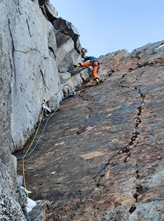 Cima Busazza Presanella, Natural Logic, Emanuele Andreozzi, Stefano Falezza - L'apertura di 'Natural Logic' alla Cima Busazza in Presanella (Emanuele Andreozzi, Stefano Falezza 14/12/2025)