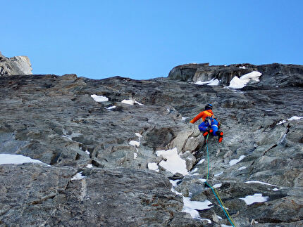 Cima Busazza Presanella, Natural Logic, Emanuele Andreozzi, Stefano Falezza - L'apertura di 'Natural Logic' alla Cima Busazza in Presanella (Emanuele Andreozzi, Stefano Falezza 14/12/2025)