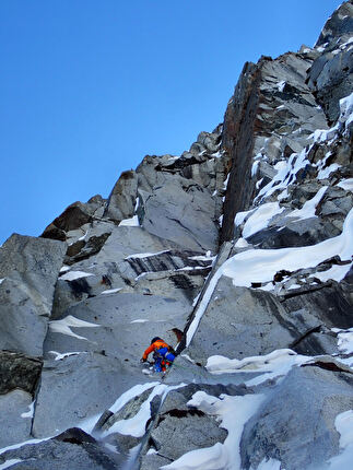 Cima Busazza Presanella, Natural Logic, Emanuele Andreozzi, Stefano Falezza - L'apertura di 'Natural Logic' alla Cima Busazza in Presanella (Emanuele Andreozzi, Stefano Falezza 14/12/2025)