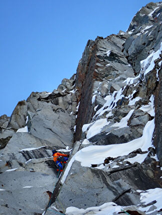 Cima Busazza Presanella, Natural Logic, Emanuele Andreozzi, Stefano Falezza - L'apertura di 'Natural Logic' alla Cima Busazza in Presanella (Emanuele Andreozzi, Stefano Falezza 14/12/2025)