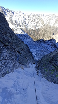 Cima Maubert, Valle Gesso Alpi Marittime, Matteo Cavallo, Paolo Cavallo - L'apertura di 'Chicken Way' alla parete Nord della Cima Maubert (2865m) in Valle Gesso (Matteo Cavallo, Paolo Cavallo 23/11/2024)