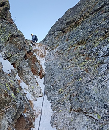 Cima Maubert, Valle Gesso Alpi Marittime, Matteo Cavallo, Paolo Cavallo - L'apertura di 'Chicken Way' alla parete Nord della Cima Maubert (2865m) in Valle Gesso (Matteo Cavallo, Paolo Cavallo 23/11/2024)