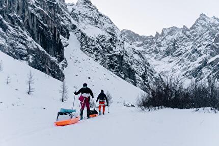 Barre des Écrins, Antoine Bouqueret, Charles Dubouloz - Charles Dubouloz e Antoine Bouqueret, avvicinamento alla Sud della Barre des Écrins Barre des Écrins, Antoine Bouqueret, Charles Dubouloz - Charles Dubouloz e Antoine Bouqueret, avvicinamento alla Sud della Barre des Écrins