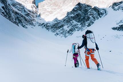 Barre des Écrins, Antoine Bouqueret, Charles Dubouloz - Charles Dubouloz e Antoine Bouqueret, avvicinamento alla Sud della Barre des Écrins Barre des Écrins, Antoine Bouqueret, Charles Dubouloz - Charles Dubouloz e Antoine Bouqueret, avvicinamento alla Sud della Barre des Écrins