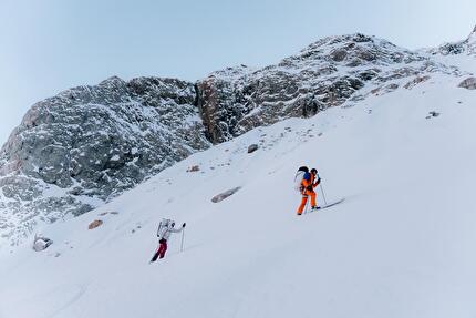 Barre des Écrins, Antoine Bouqueret, Charles Dubouloz - Charles Dubouloz e Antoine Bouqueret, avvicinamento alla Sud della Barre des Écrins Barre des Écrins, Antoine Bouqueret, Charles Dubouloz - Charles Dubouloz e Antoine Bouqueret, avvicinamento alla Sud della Barre des Écrins
