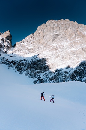 Barre des Écrins, Antoine Bouqueret, Charles Dubouloz - Charles Dubouloz e Antoine Bouqueret, avvicinamento alla Sud della Barre des Écrins Barre des Écrins, Antoine Bouqueret, Charles Dubouloz - Charles Dubouloz e Antoine Bouqueret, avvicinamento alla Sud della Barre des Écrins