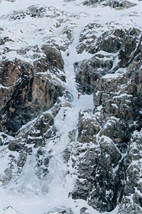 Barre des Écrins, Antoine Bouqueret, Charles Dubouloz - Sul primo tiro della 'Diretta Gamma' alla Barre des Écrins (Antoine Bouqueret, Charles Dubouloz 28-31/12/2025) Barre des Écrins, Antoine Bouqueret, Charles Dubouloz - Sul primo tiro della 'Diretta Gamma' alla Barre des Écrins (Antoine Bouqueret, Charles Dubouloz 28-31/12/2025)