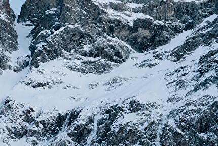 Barre des Écrins, Antoine Bouqueret, Charles Dubouloz - Sul secondo tiro della 'Diretta Gamma' alla Barre des Écrins (Antoine Bouqueret, Charles Dubouloz 28-31/12/2025) Barre des Écrins, Antoine Bouqueret, Charles Dubouloz - Sul secondo tiro della 'Diretta Gamma' alla Barre des Écrins (Antoine Bouqueret, Charles Dubouloz 28-31/12/2025)