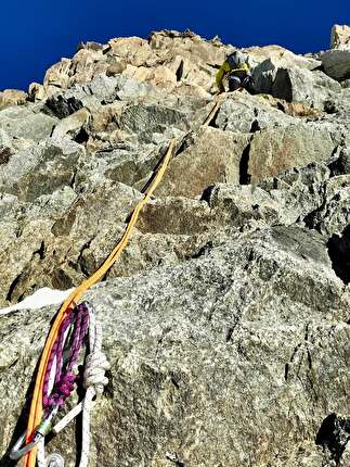 Rognon Vaudano, Monte Bianco, Niccolò Bruni, Federica Furia - L'apertura di 'Facile Facile 2.0' al Rognon Vaudano, Monte Bianco (Niccolò Bruni, Federica Furia, 14/12/2025) Rognon Vaudano, Monte Bianco, Niccolò Bruni, Federica Furia - L'apertura di 'Facile Facile 2.0' al Rognon Vaudano, Monte Bianco (Niccolò Bruni, Federica Furia, 14/12/2025)