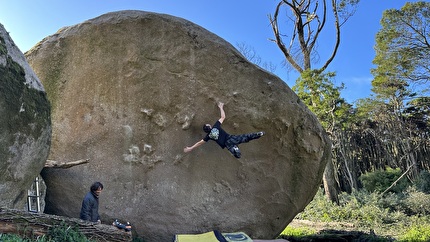 William Bosi - Will Bosi sending 'Pôr Do Sol' (8C+) at Sintra in Portugal