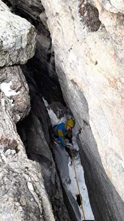 Thriller '92, Valle del Lys, Alessandro Jaccod, Ezio Marlier, Umberto Bado - Ripetendo la cascata di ghiaccio 'Thriller '92' in Valle del Lys (Alessandro Jaccod, Ezio Marlier, 1991)