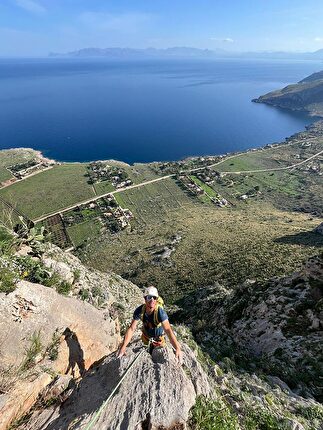 Monte Monaco, San Vito Lo Capo, Sicilia, Christoph Hainz, Roger Schäli - L'apertura di 'Chi non lavora non fa l'amore', Monte Monaco, San Vito Lo Capo, Sicilia (Christoph Hainz, Roger Schäli, 12/2024-12/2025)