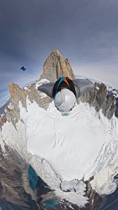 Fitz Roy Patagonia BASE jump, Boris Egorov, Konstantin Jäämurd, Vladimir Murzaev - Il primo BASE jump dal Fitz Roy (Cerro Chaltén) in Patagonia (Boris Egorov, Konstantin Jäämurd, Vladimir Murzaev 07/01/2026)