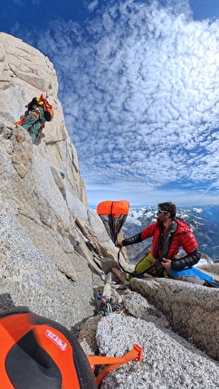 Fitz Roy Patagonia BASE jump, Boris Egorov, Konstantin Jäämurd, Vladimir Murzaev - Il primo BASE jump dal Fitz Roy (Cerro Chaltén) in Patagonia (Boris Egorov, Konstantin Jäämurd, Vladimir Murzaev 07/01/2026)