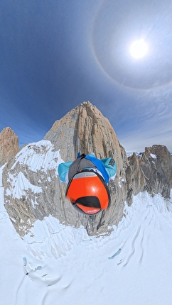 Fitz Roy Patagonia BASE jump, Boris Egorov, Konstantin Jäämurd, Vladimir Murzaev - Il primo BASE jump dal Fitz Roy (Cerro Chaltén) in Patagonia (Boris Egorov, Konstantin Jäämurd, Vladimir Murzaev 07/01/2026)