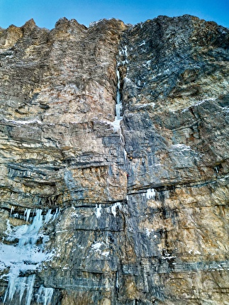 Roc de Garnesier, Dévoluy, France, Melvin Bou, Kilian Moni - Making the first ascent of 'Une histoire d'amitié' on the west face of Roc de Garnesier, Dévoluy, France (Melvin Bou, Kilian Moni 20/01/2026)