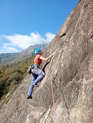 Vandea, Ivo Ferrari - Federica Maslowsky in arrampicata a Vandea 