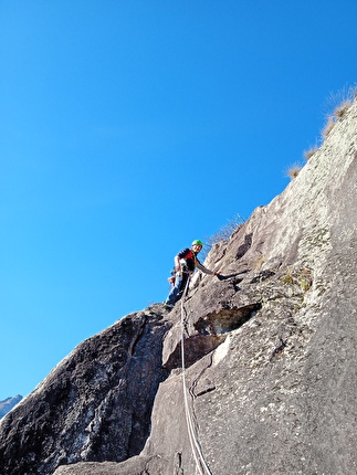 Vandea, Ivo Ferrari - Jacopo Gheza in arrampicata a Vandea