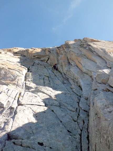 Granito dell'Adamello - Val di Fumo - Speed Climbing (250m, VII e A1 - VIII in libera) parete Ovest della Prima Gobba del Monte Folletto, Carè Alto, Adamello)