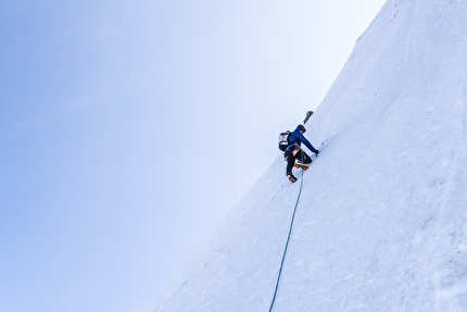 Ferrino Syndicat National des Guides de Montagne - Ferrino sigla una partnership triennale con il Syndicat National des Guides de Montagne