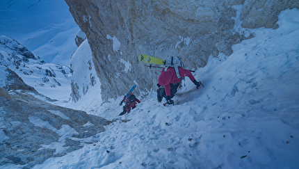 Mount Deltaform Canada, Brette Harrington, Christina Lustenberger, Gee Pierrel - La prima discesa con gli sci del North Glacier di Mount Deltaform in Canada (Brette Harrington, Christina Lustenberger, Gee Pierrel 18/01/2026)