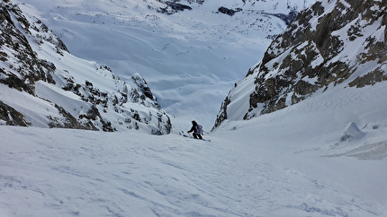 Mount Deltaform Canada, Brette Harrington, Christina Lustenberger, Gee Pierrel - La prima discesa con gli sci del North Glacier di Mount Deltaform in Canada (Brette Harrington, Christina Lustenberger, Gee Pierrel 18/01/2026)