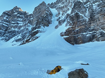 Mount Deltaform Canada, Brette Harrington, Christina Lustenberger, Gee Pierrel - La prima discesa con gli sci del North Glacier di Mount Deltaform in Canada (Brette Harrington, Christina Lustenberger, Gee Pierrel 18/01/2026)