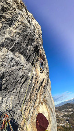 Petit Petò, parete del Covelo, Valle del Sarca - L'apertura di 'Petit Petò' alla parete del Covelo in Valle del Sarca (Martin Giovanazzi, Elio Mazzalai, Sebastiano Merz, Mauro Zanon 2025)