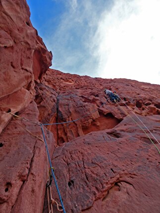 Wadi Rum, Jordan, Nate Mankovich, Manuel López, Alvaro Vernich - The first ascent of 'Yantibih Lak' on the west face of Jebel Kazhali in Wadi Rum, Jordan (Nate Mankovich, Manuel López, Alvaro Vernich 31/01, 01/02/2026)