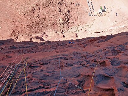 Wadi Rum, Jordan, Nate Mankovich, Manuel López, Alvaro Vernich - The first ascent of 'Yantibih Lak' on the west face of Jebel Kazhali in Wadi Rum, Jordan (Nate Mankovich, Manuel López, Alvaro Vernich 31/01, 01/02/2026)