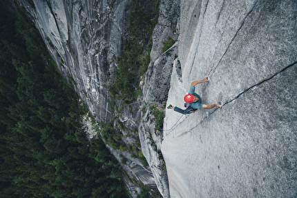 Connor Herson climbs Drifters Escape, 9a+ trad at Squamish