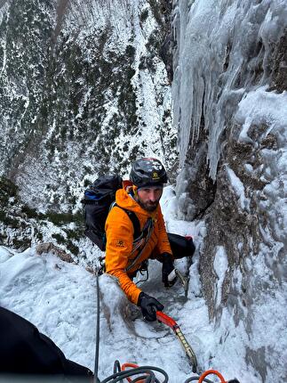 Val Coritenza, Alpi Giulie, Slovenia, Tine Cuder, Filip Princi, Miloš Milanović - L'apertura di 'Bratstvo in cepini' in Val Coritenza, Alpi Giulie, Slovenia (Tine Cuder, Filip Princi, Miloš Milanović 13/01/2026) Val Coritenza, Alpi Giulie, Slovenia, Tine Cuder, Filip Princi, Miloš Milanović - L'apertura di 'Bratstvo in cepini' in Val Coritenza, Alpi Giulie, Slovenia (Tine Cuder, Filip Princi, Miloš Milanović 13/01/2026)