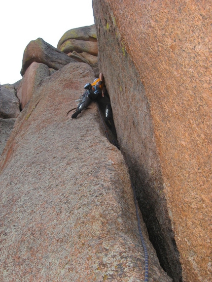 USA Climbing Trip - Marcello Sanguineti sull'off-width di Stinkzig