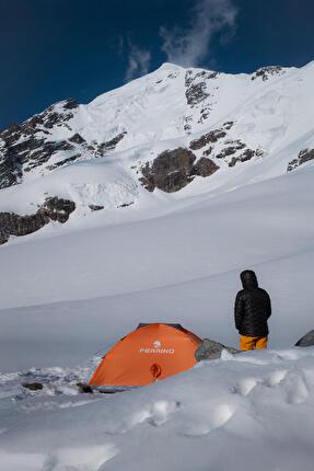 Tetnuldi, Georgia, Elisa Bessega, Enrico Mosetti - Monte Tetnuldi (4858m) in Georgia: il campo a 3700m