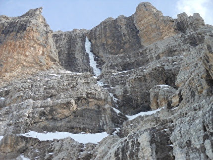 Cima Brenta, Dolomiti di Brenta, Tomas Franchini, Silvestro Franchini - L'evidente colata di 'La via che non c’è' alla Cima Brenta, Dolomiti di Brenta (Tomas Franchini, Silvestro Franchini 02/06/2012) Cima Brenta, Dolomiti di Brenta, Tomas Franchini, Silvestro Franchini - L'evidente colata di 'La via che non c’è' alla Cima Brenta, Dolomiti di Brenta (Tomas Franchini, Silvestro Franchini 02/06/2012)