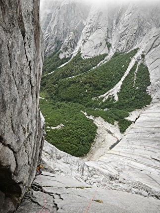 Valle di Cochamó Cile, Cerro Walwalun, Mirco Grasso, Jernej Kruder - L'apertura di 'Tarock' sul Cerro Walwalün in Valle Cochamó, Cile (Mirco Grasso, Jernej Kruder 02/2026)