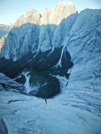 Valle di Cochamó Cile, Cerro Walwalun, Mirco Grasso, Jernej Kruder - L'apertura di 'Tarock' sul Cerro Walwalün in Valle Cochamó, Cile (Mirco Grasso, Jernej Kruder 02/2026)