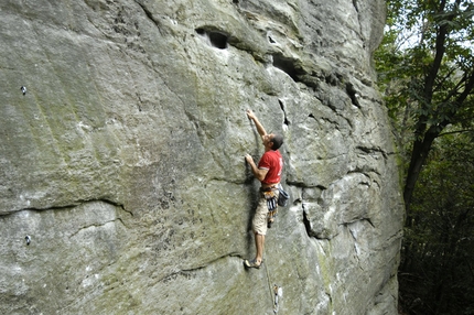 Lungaserra, rock climbing around Monviso