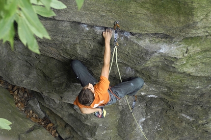 Lungaserra - Lorenzo Carasio climbing at Lungaserra