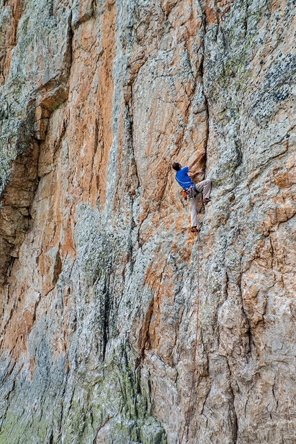 L’orologio senza tempo - Punta Figari - Giovanni Massari climbing L’orologio senza tempo (2012)