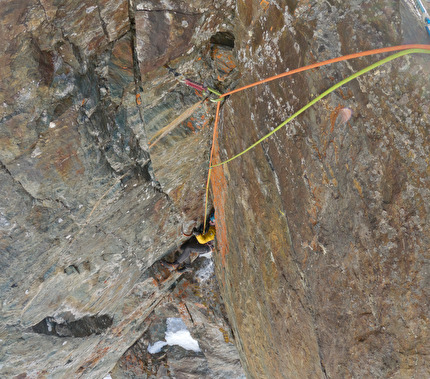 Grossglockner, Austria, Radoslav Groh, Juraj Koreň - Juraj Koreň at the crux during the first ascent of 'Kaiser Direct' on the south face of Großglockner in Austria (Radoslav Groh, Juraj Koreň 07/03/2026) Grossglockner, Austria, Radoslav Groh, Juraj Koreň - Juraj Koreň at the crux during the first ascent of 'Kaiser Direct' on the south face of Großglockner in Austria (Radoslav Groh, Juraj Koreň 07/03/2026)