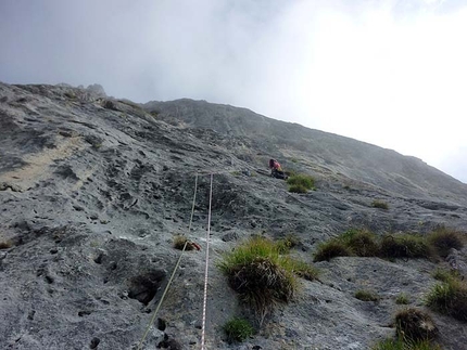 A piede libero, Presolana - A piede libero, Presolana (7c+, 7a obbl., 280m, Giangi Angeloni e Daniele Calegari)