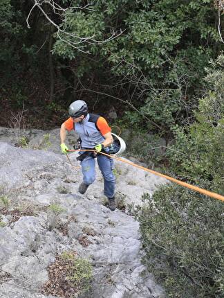 Costiera Trieste - Sabato 13 marzo 2026 nella storica falesia triestina Costiera si è tenuta una giornata di pulizia, organizzata dall'associazione Progetto Verticale Trieste.